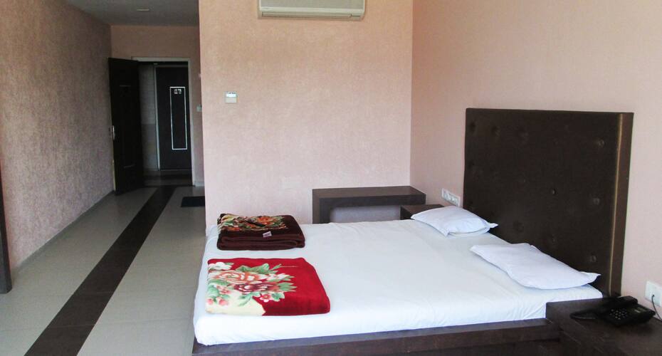 Amrit Hotel, Gandhinagar 4